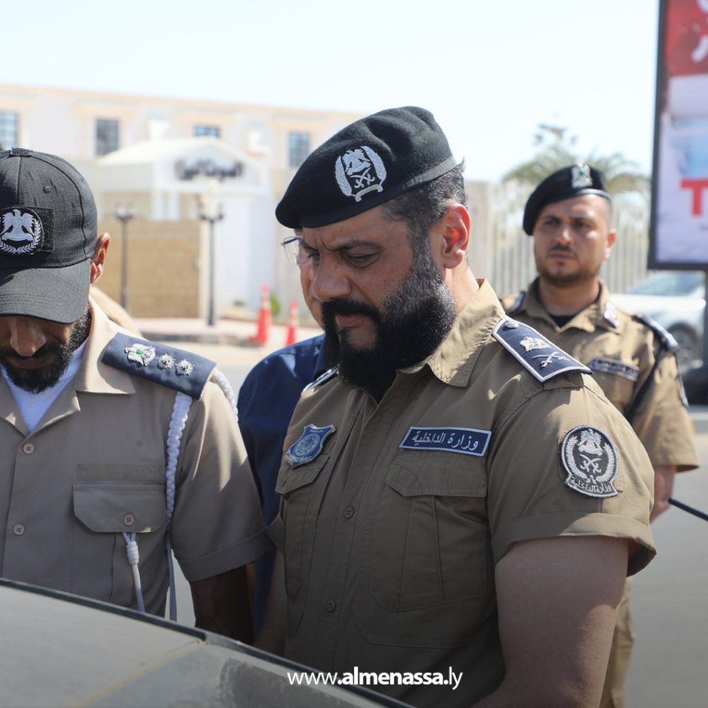 Extra1 101 مدير أمن بنغازي الكبرى يُشرف ميدانيًا على انطلاق منظومة الخدمات الإلكترونية المرورية