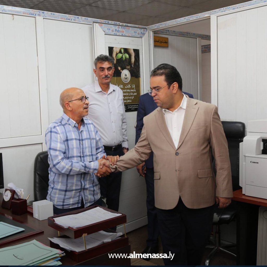 Extra1 211 العابد يتفقد ديوان وزارة التربية والتعليم ويشدد على رفع كفاءة الأداء