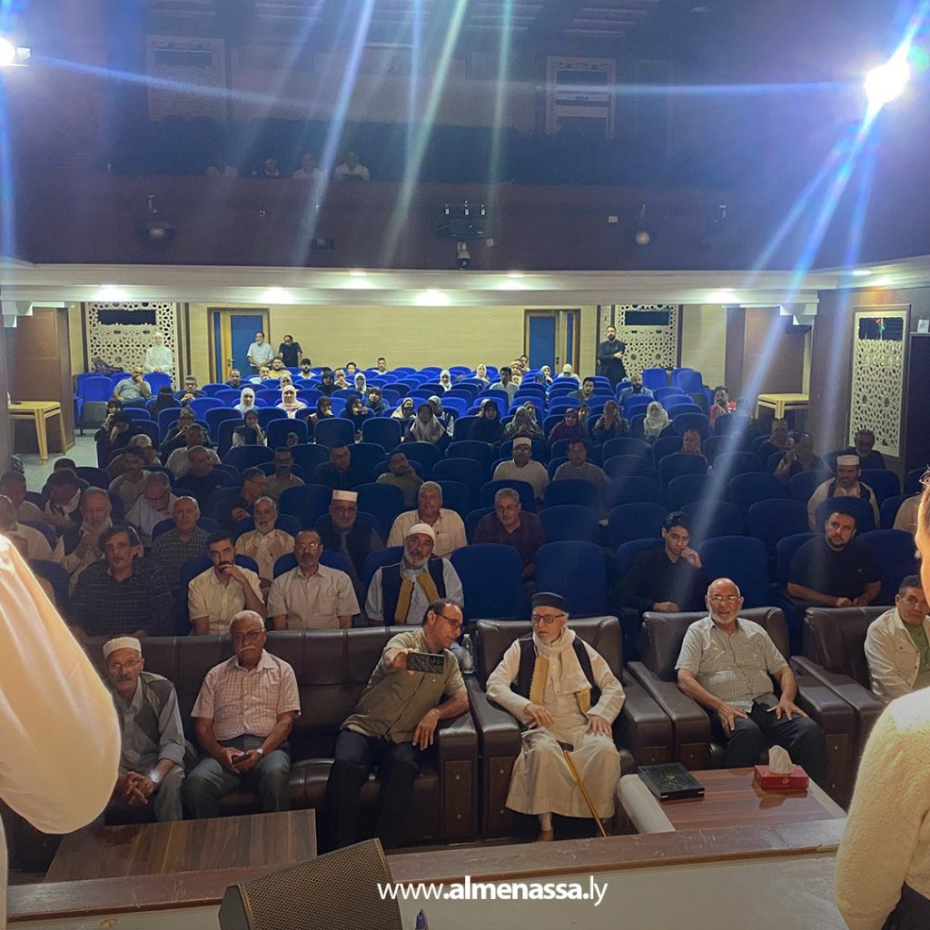 Extra1 242 عرض الفيلم الوثائقي "المراحل" وتكريم الأديب أحمد بن نصر في المسرح الوطني