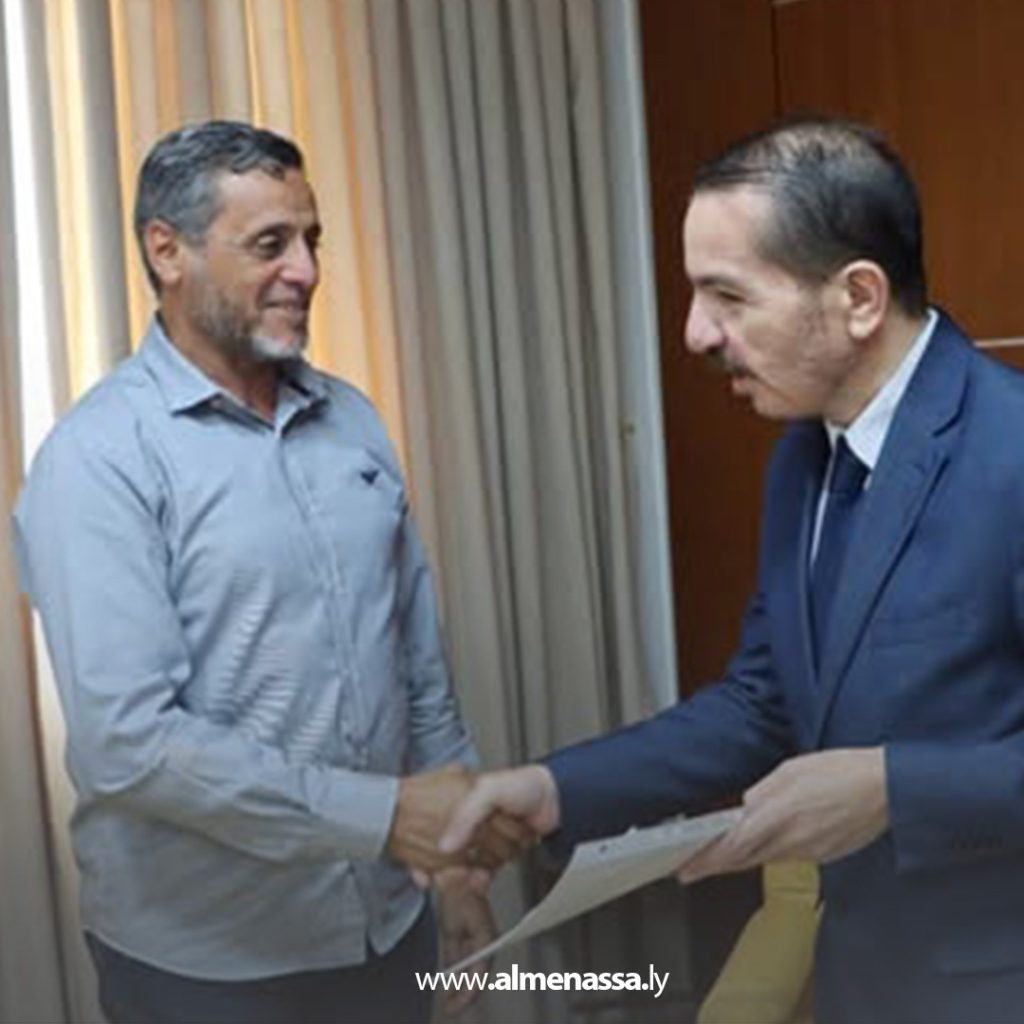 Extra1 94 بعد توقف 15 سنة.. وزارة التخطيط تصدر أولى شهادات القيد والتصنيف لأدوات تنفيذ المشروعات