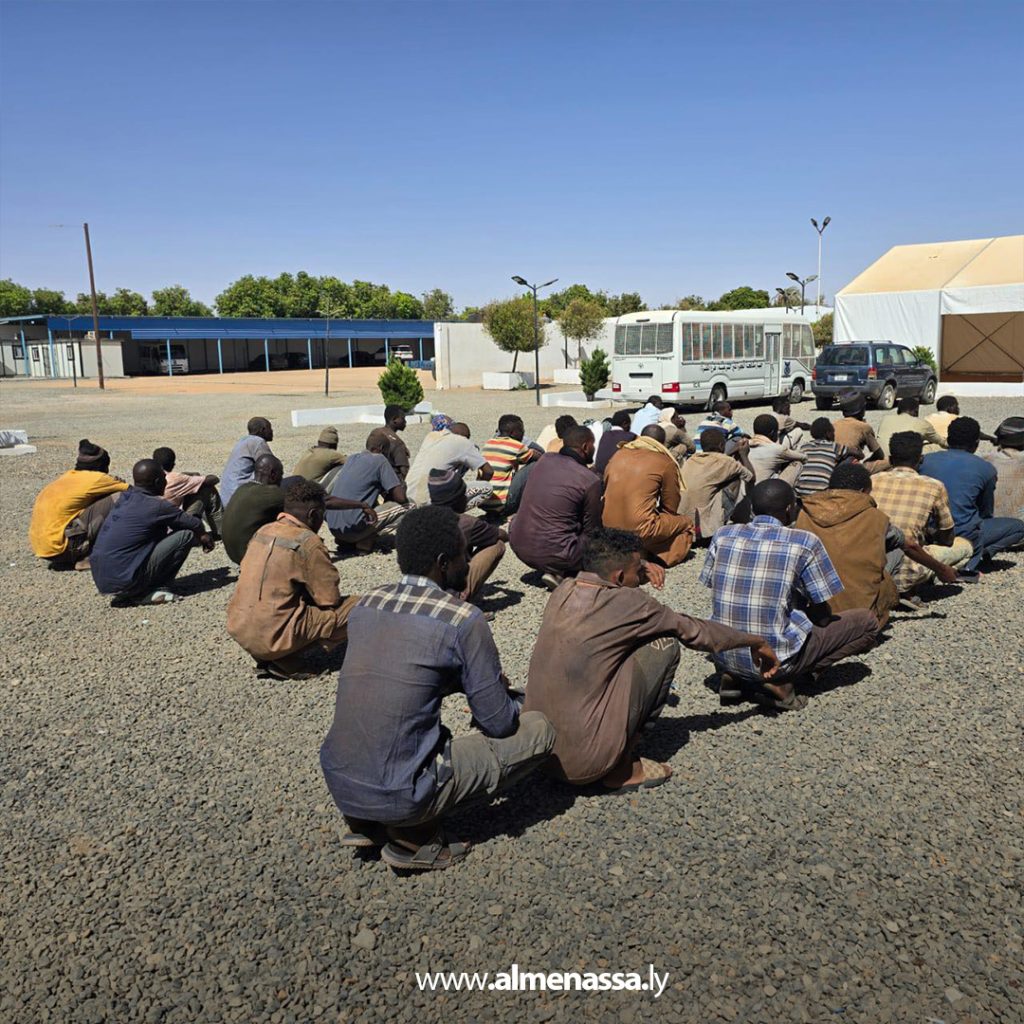 Extra11 109 جهاز مكافحة الهجرة غير الشرعية بالكفرة يضبط 70 مخالفًا في حملة أمنية