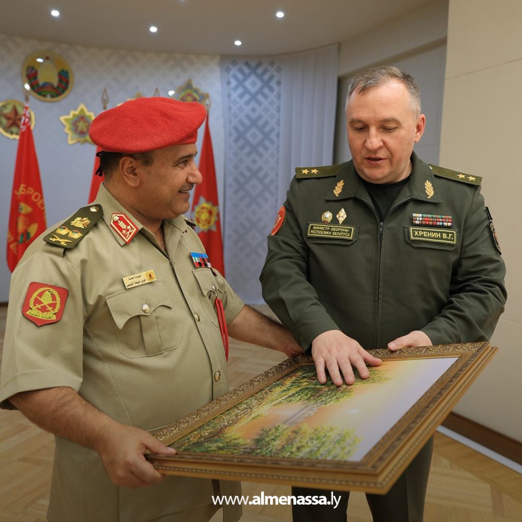 Extra11 11 لقاء بين الأمين العام للقيادة العامة الليبية ووزير الدفاع البيلاروسي في مينسك لتعزيز التعاون العسكري