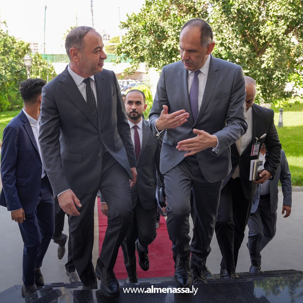 Extra11 135 وزير الخارجية الليبي يستقبل نظيره اليوناني في مستهل زيارة رسمية إلى ليبيا