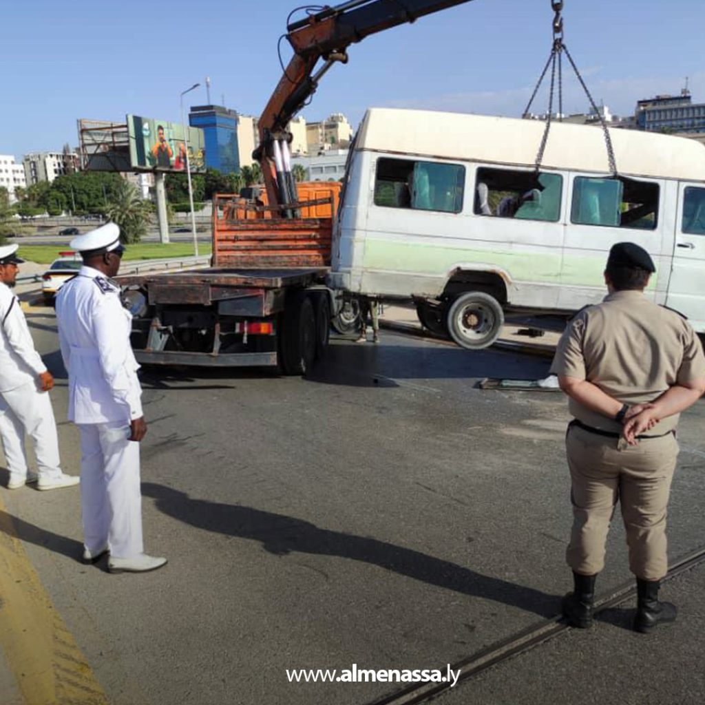 Extra11 190 انقلاب حافلة فوق جسر الودان دون تسجيل إصابات بشرية