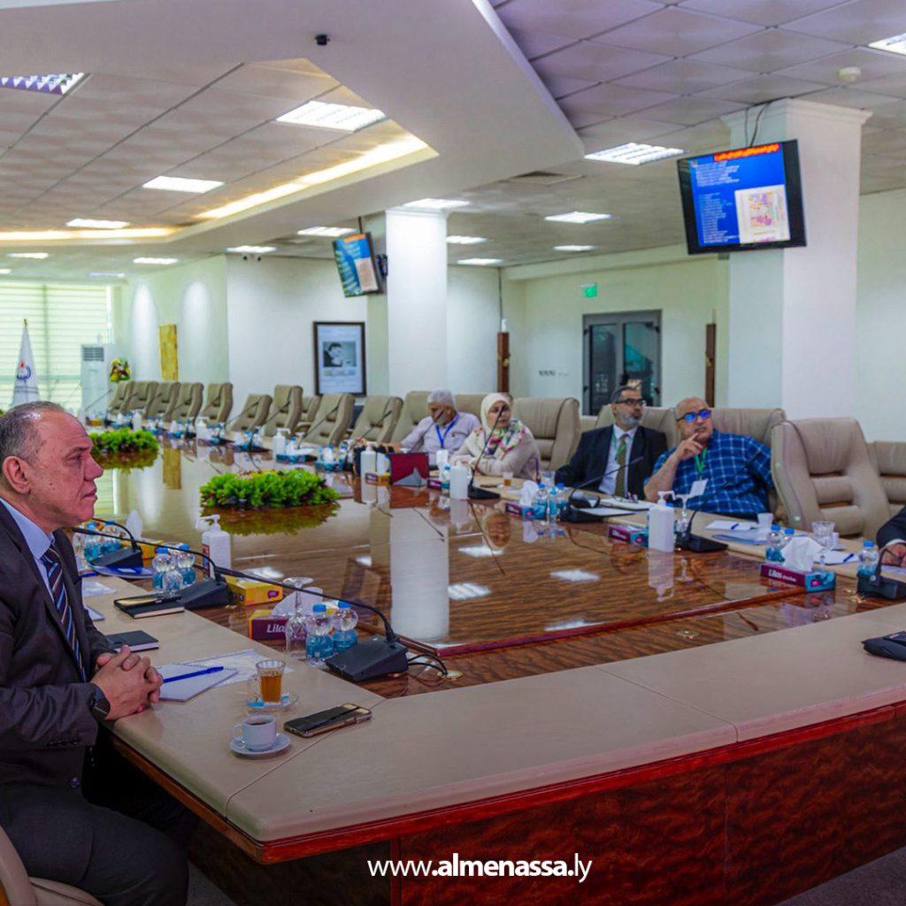 Extra11 3 إدارة الاستكشاف بالمؤسسة الوطنية للنفط تناقش مشاريع طموحة مع مركز البحوث الصناعية