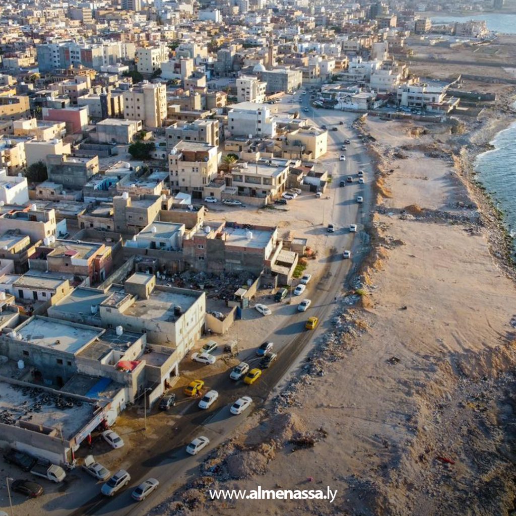 Extra11 37 لجنة فتح المسارات تبدأ إزالة العوائق على الطريق البحري بحي الأندلس تمهيدًا لأعمال التطوير