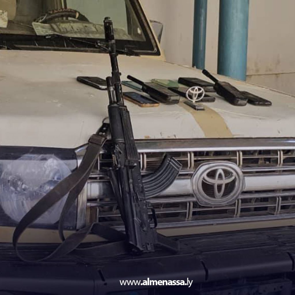 Extra11 9 دوريات أمنية بالكفرة تضبط عملية تهريب وقود ومعدات اتصالات