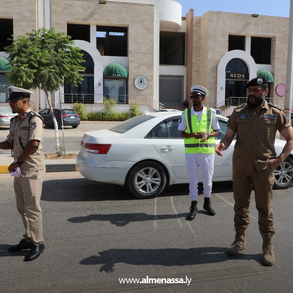 Extra11 92 مدير أمن بنغازي الكبرى يُشرف ميدانيًا على انطلاق منظومة الخدمات الإلكترونية المرورية