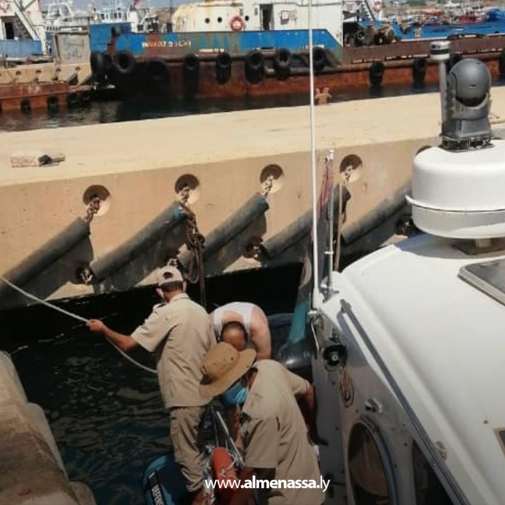 Extra11 95 انتشال جثمان شاب فقد في عرض البحر قبالة سواحل الخمس