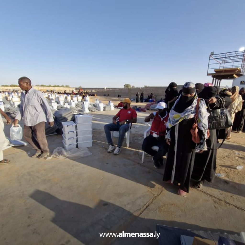 Extra111 110 المنظمات الدولية تواصل دعمها للاجئين في مدينة الكفرة