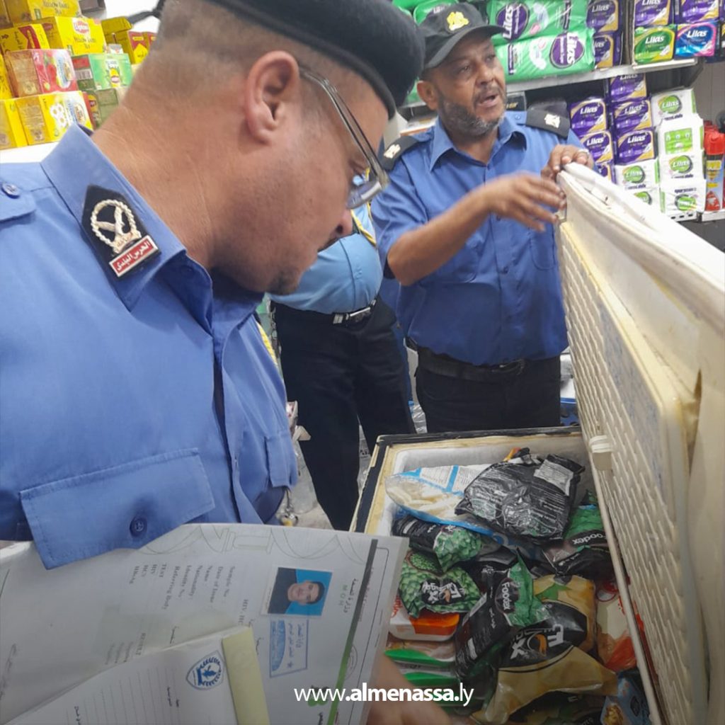 Extra111 120 وحدة الحرس البلدي تنفّذ حملة تفتيشية بسوق مواد البناء وتضبط عدة مخالفات