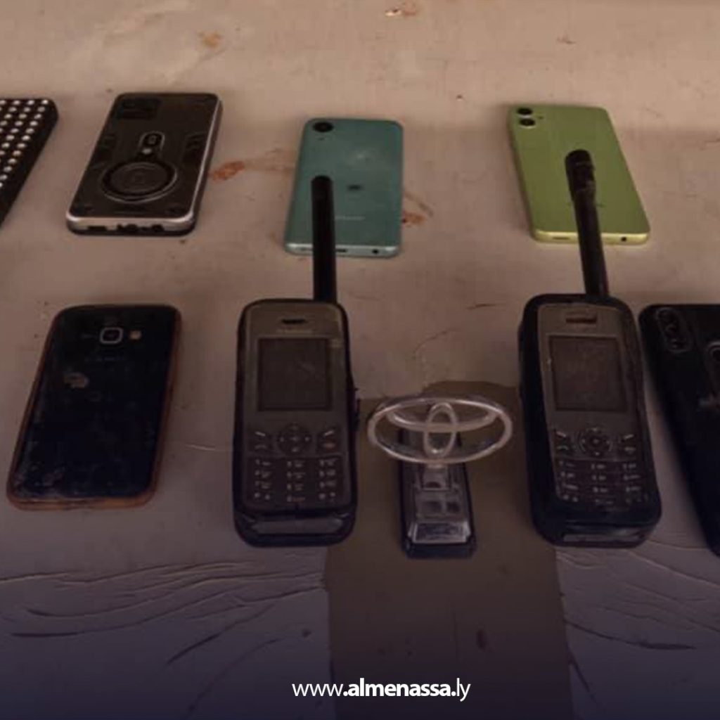 Extra111 6 دوريات أمنية بالكفرة تضبط عملية تهريب وقود ومعدات اتصالات