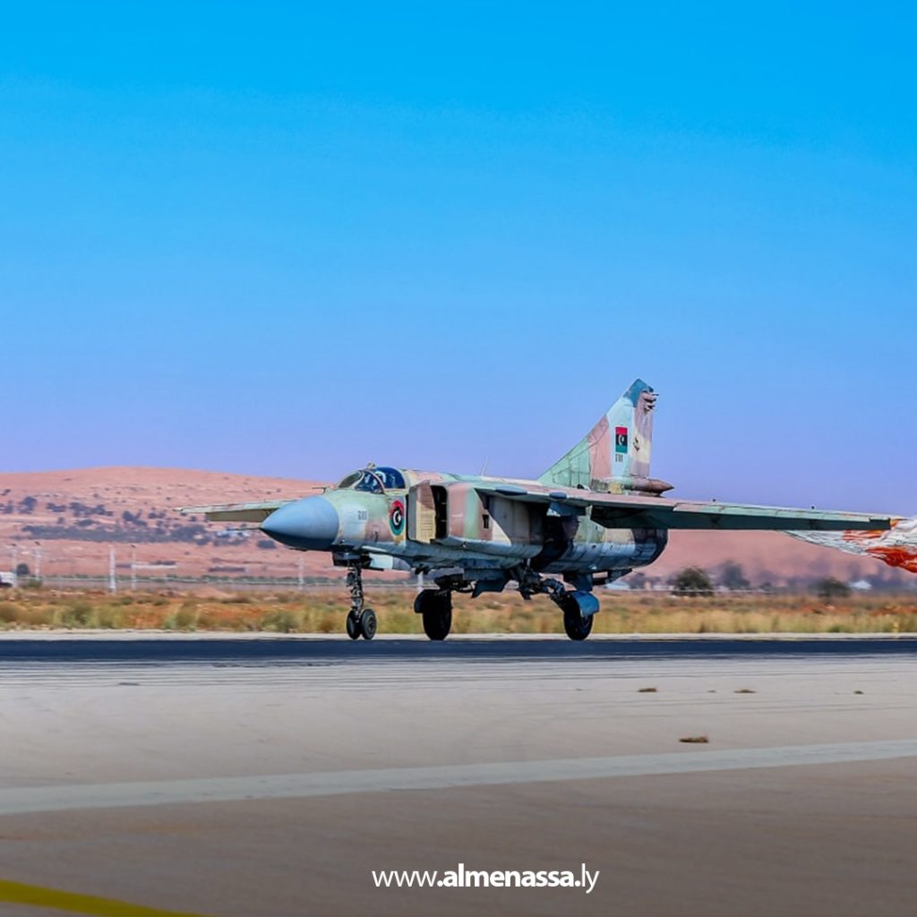 Extra111 72 رئيس أركان الوحدات الأمنية يتفقد قاعدة بنينا الجوية ويُشيد بجاهزية المقاتلات وكفاءة منتسبي سلاح الجو