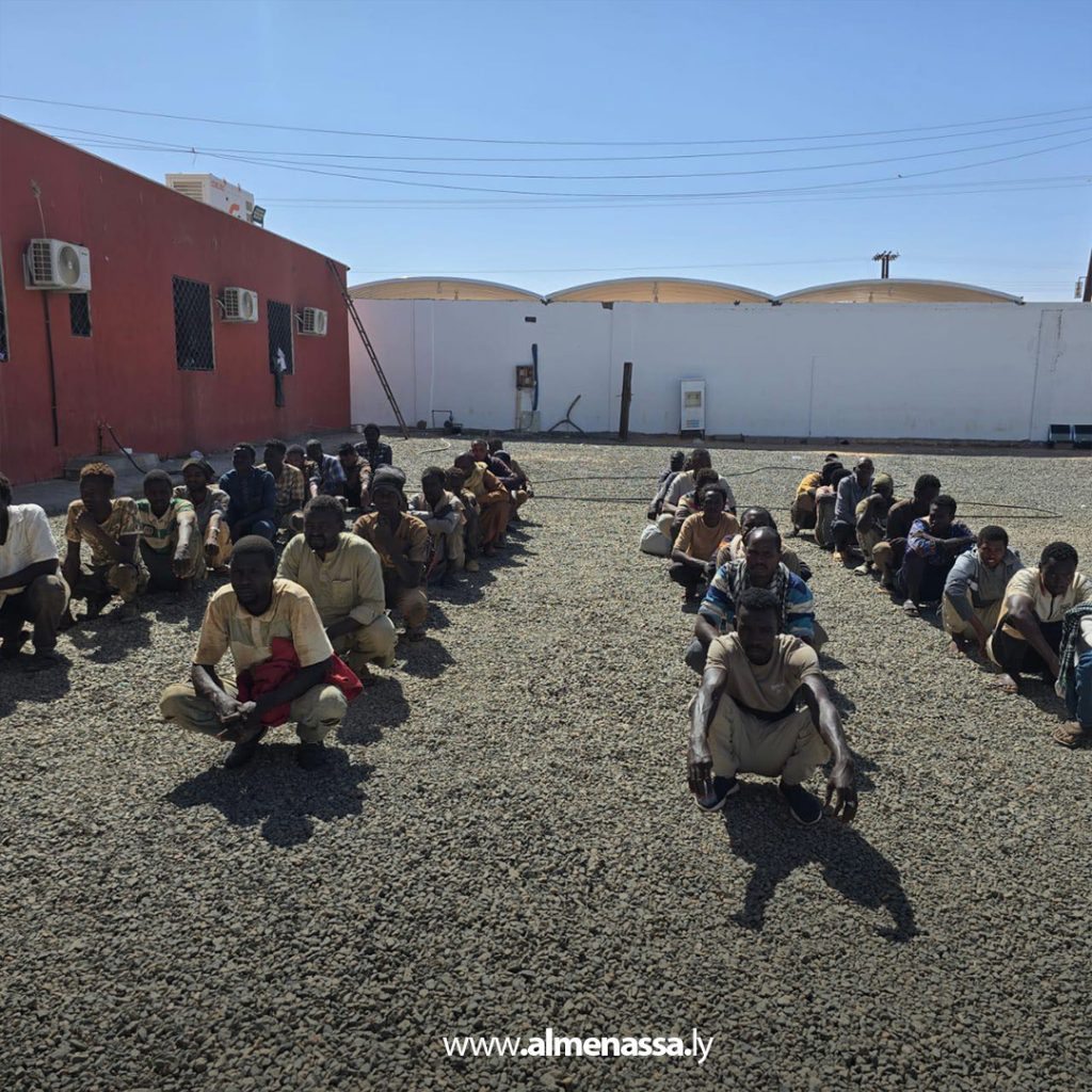 Extra111 82 جهاز مكافحة الهجرة غير الشرعية بالكفرة يضبط 70 مخالفًا في حملة أمنية