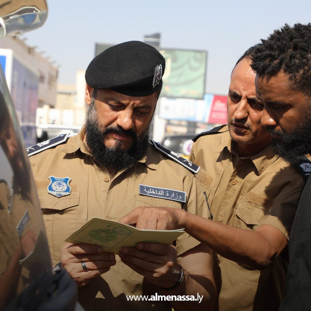 Extra1111 52 مدير أمن بنغازي الكبرى يُشرف ميدانيًا على انطلاق منظومة الخدمات الإلكترونية المرورية
