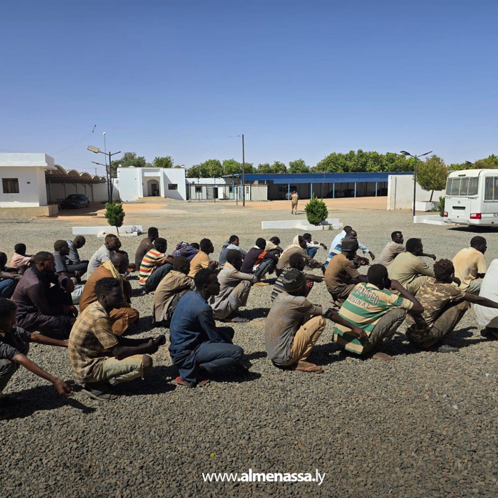 Extra1111 60 جهاز مكافحة الهجرة غير الشرعية بالكفرة يضبط 70 مخالفًا في حملة أمنية