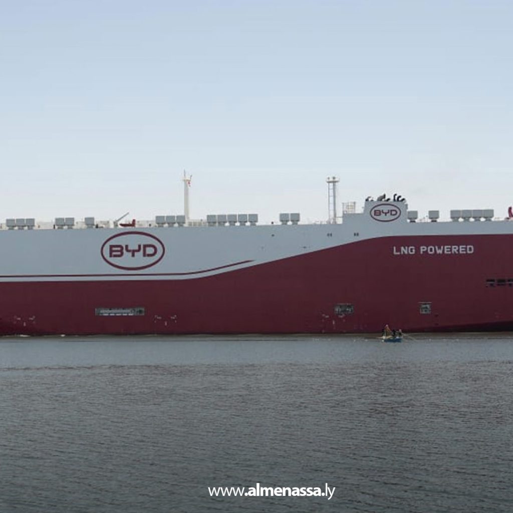 Extra1111 73 قناة السويس تشهد عبور إحدى أكبر حاملات السيارات في العالم في أولى رحلاتها البحرية