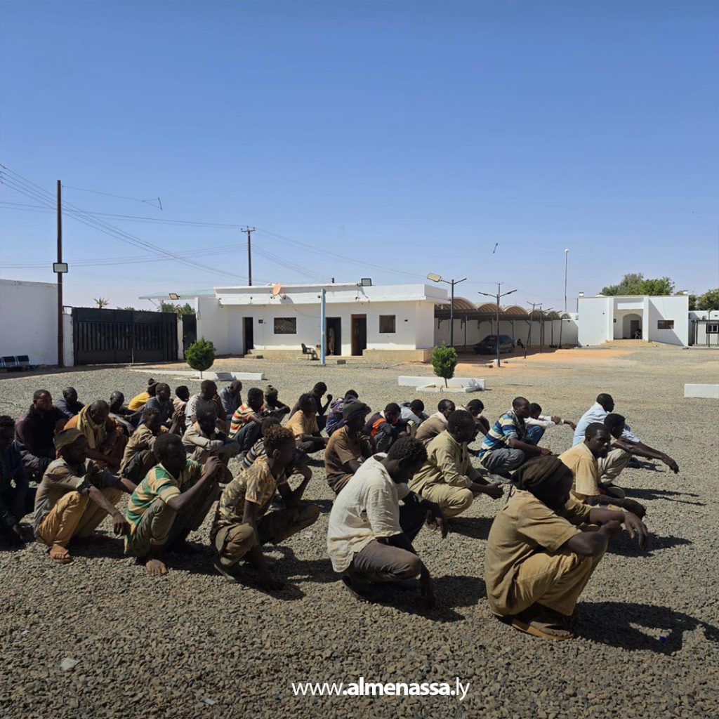 Extra11111 44 جهاز مكافحة الهجرة غير الشرعية بالكفرة يضبط 70 مخالفًا في حملة أمنية