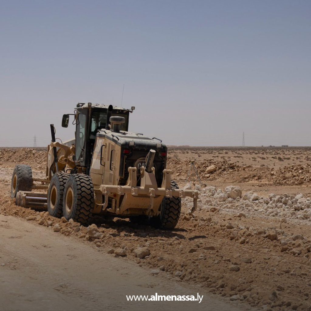 Extra111111 52 مدير عام صندوق إعادة الإعمار يتفقد مشروع تطوير طريق طبرق أمساعد الدولي