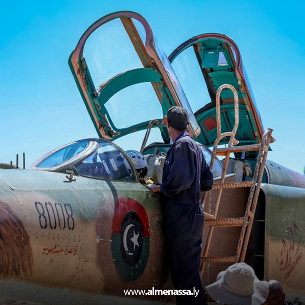 Extra1111111 22 رئيس أركان الوحدات الأمنية يتفقد قاعدة بنينا الجوية ويُشيد بجاهزية المقاتلات وكفاءة منتسبي سلاح الجو