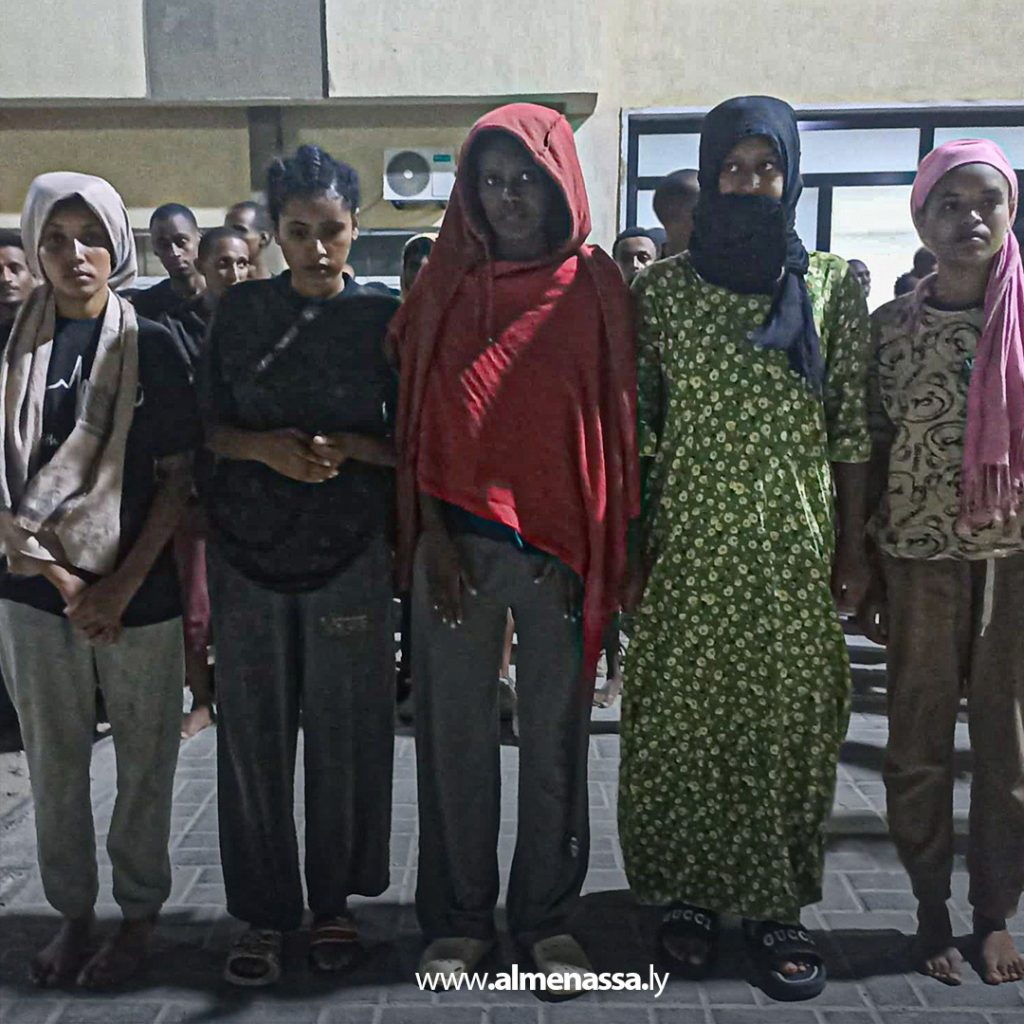 Extra11111111 18  مديرية أمن أجدابيا تُحرر 104 مهاجرين ضحايا احتجاز وتعذيب وتضبط تشكيلًا عصابيًا خطيرًا