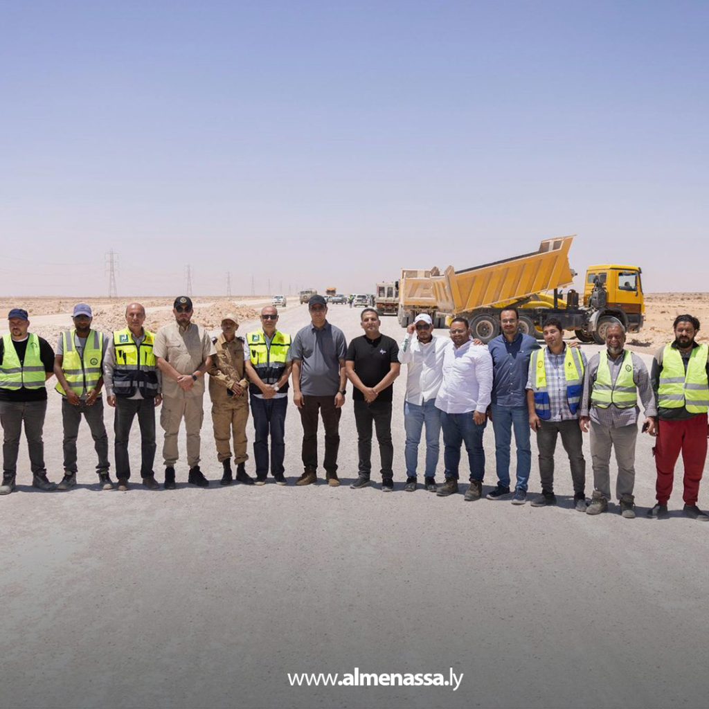 Extra11111111 26 مدير عام صندوق إعادة الإعمار يتفقد مشروع تطوير طريق طبرق أمساعد الدولي