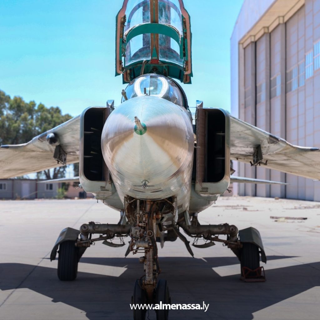 Extra111111111 10 رئيس أركان الوحدات الأمنية يتفقد قاعدة بنينا الجوية ويُشيد بجاهزية المقاتلات وكفاءة منتسبي سلاح الجو