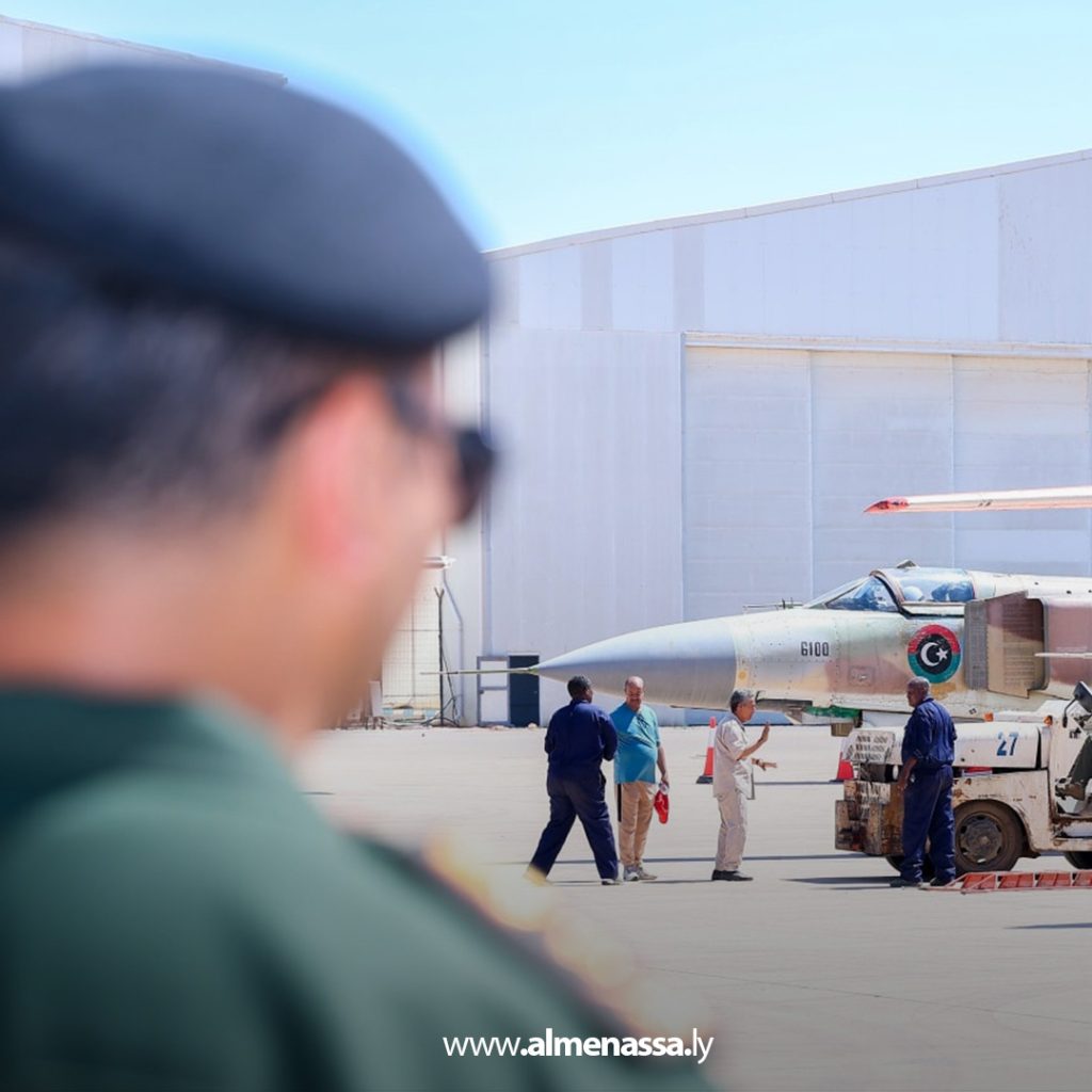 Extra1111111111 9 رئيس أركان الوحدات الأمنية يتفقد قاعدة بنينا الجوية ويُشيد بجاهزية المقاتلات وكفاءة منتسبي سلاح الجو