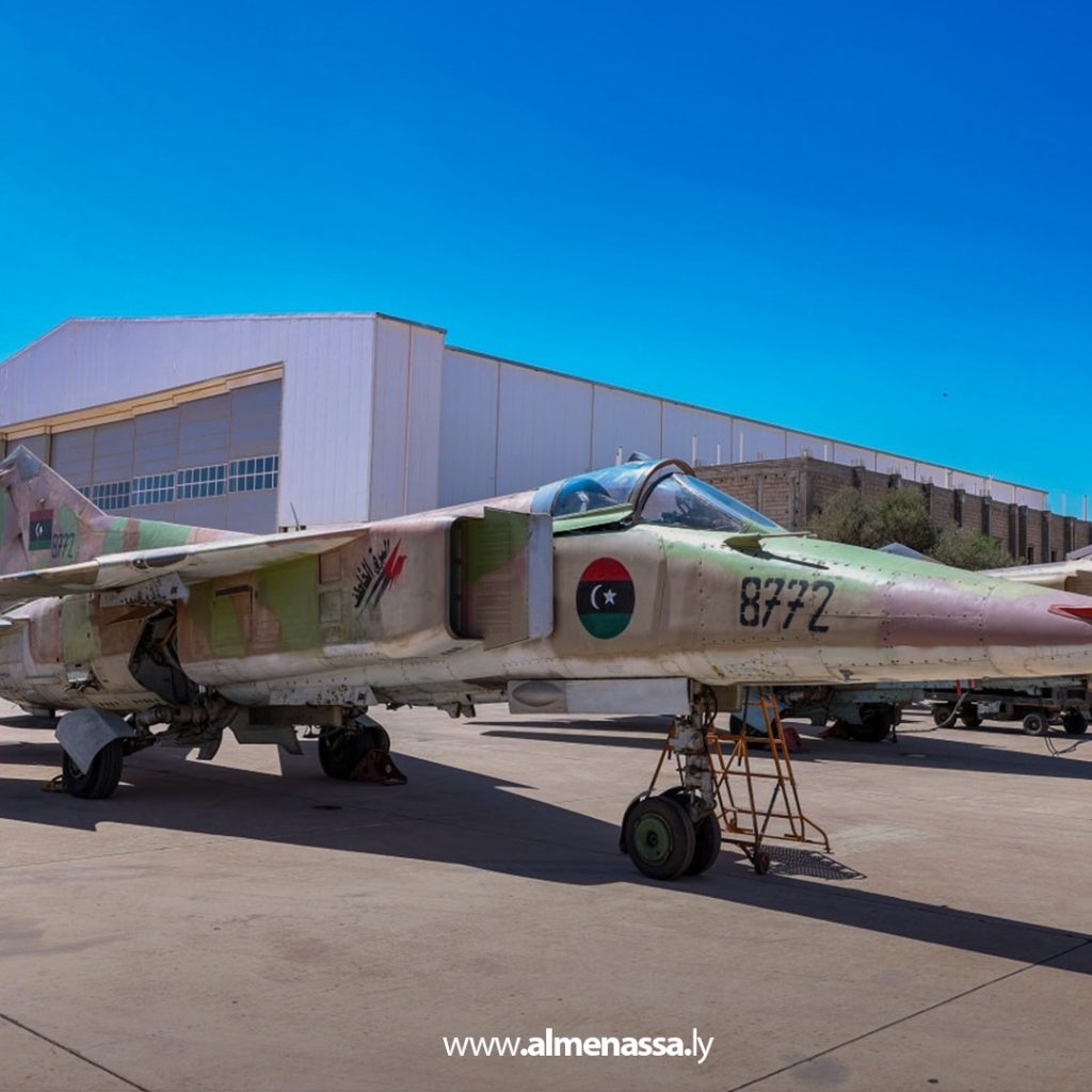 Extra11111111111 8 رئيس أركان الوحدات الأمنية يتفقد قاعدة بنينا الجوية ويُشيد بجاهزية المقاتلات وكفاءة منتسبي سلاح الجو