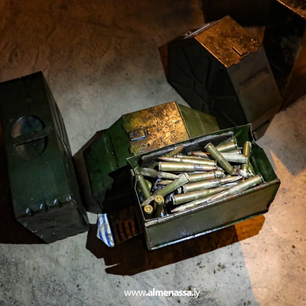 Extra 120 القوات البرية تنفذ حملة مداهمات ناجحة بضبط أسلحة وذخائر في وادي الشاطئ