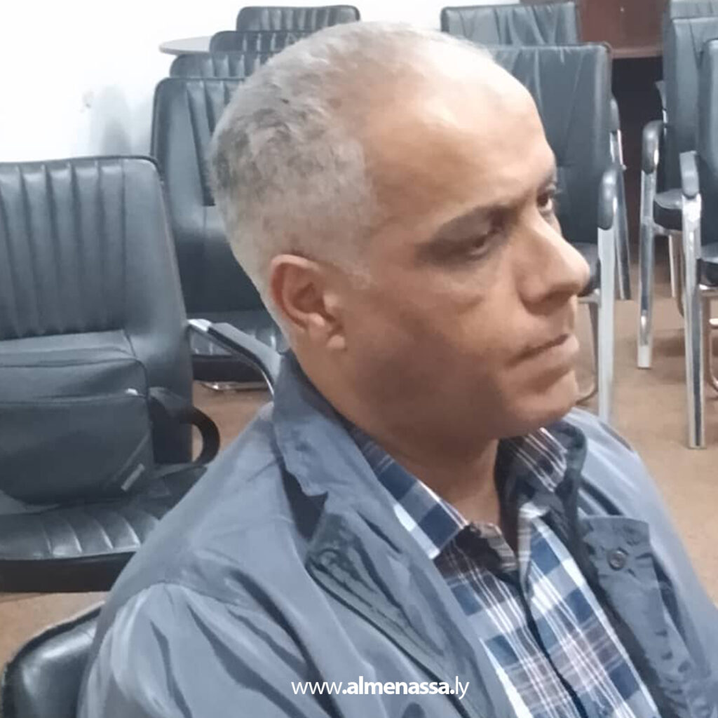 شاعر تطارده الكلمة العذبة فينصاع لأمرها لتكون قصيدة 3 Extra 20.jpg7 20