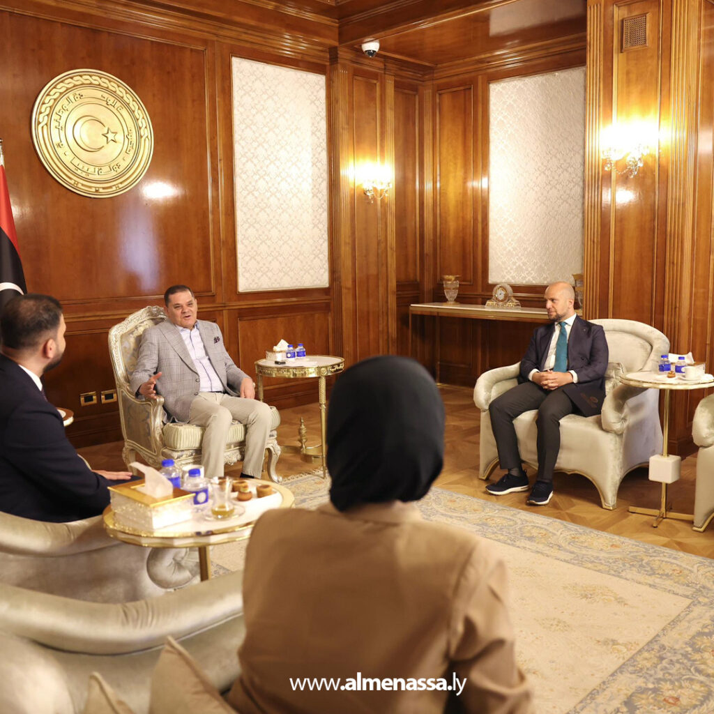 Extra 235 الدبيبة يلتقي الفائزين بانتخابات البلديات ويؤكد على مسؤولياتهم تجاه المواطنين