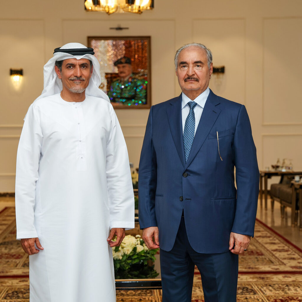 Extra 239 القائد العام يلتقي أمين المجلس الأعلى للأمن الوطني الإماراتي ويبحث ملفات التعاون المشترك