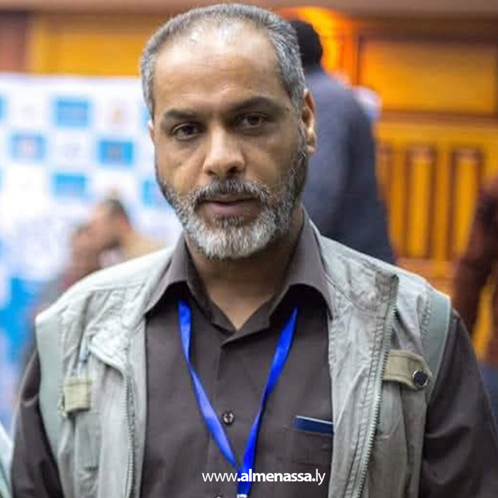 شاعر تطارده الكلمة العذبة فينصاع لأمرها لتكون قصيدة 2 Extra 25.jpg5 25