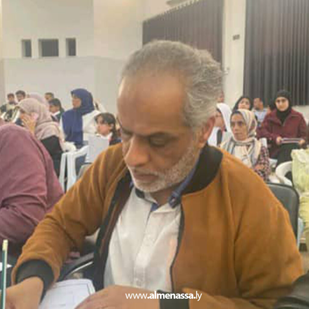 شاعر تطارده الكلمة العذبة فينصاع لأمرها لتكون قصيدة 6 Extra 32.jpg4 32