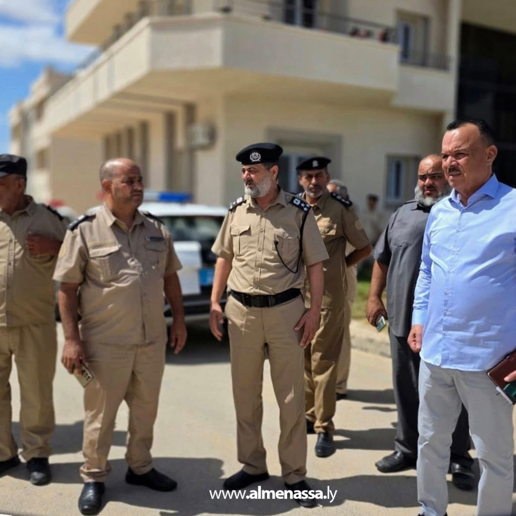 Extra 45 مدير أمن الجفارة يبحث التعاون الأمني والخدمي خلال زيارة ميدانية إلى معهد تدريب المعمورة