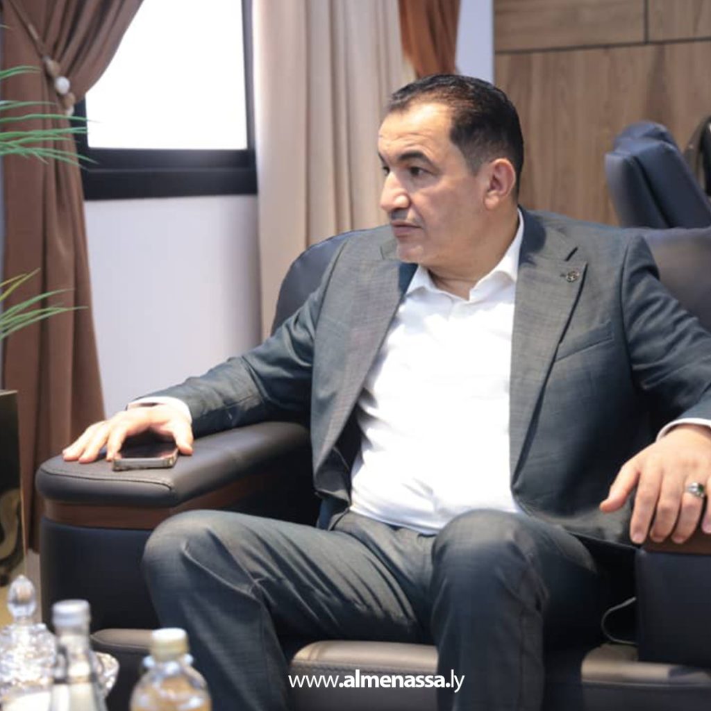 Extra 51 وزيرا العمل والداخلية يبحثان في بنغازي تنظيم العمالة الوافدة وتعزيز التنسيق المشترك