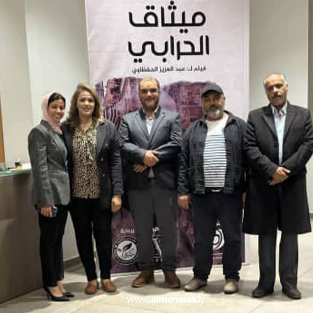 شاعر تطارده الكلمة العذبة فينصاع لأمرها لتكون قصيدة 7 Extra 52.jpg2 52