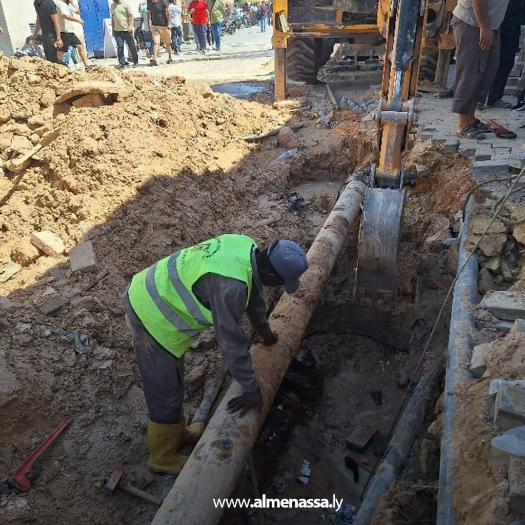 شركة المياه تُعالج تسربًا في خط مياه رئيسي خلف مصرف ليبيا المركزي 2 Extra 78 شركة المياه تُعالج تسربًا في خط مياه رئيسي خلف مصرف ليبيا المركزي