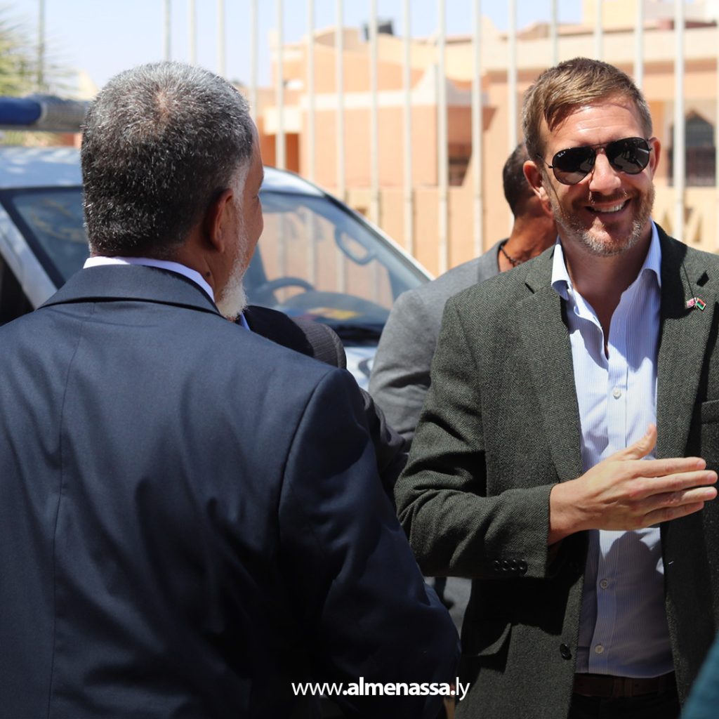 Extra 97 نائب السفير البريطاني يزور بلدية غدامس ويطلع على المدينة القديمة