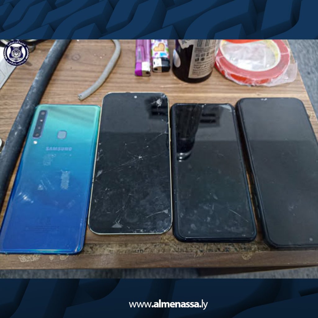 Extra1 42 ضبط مراهقين ضمن عصابة سرقة سيارة وهواتف مصليين في أجدابيا