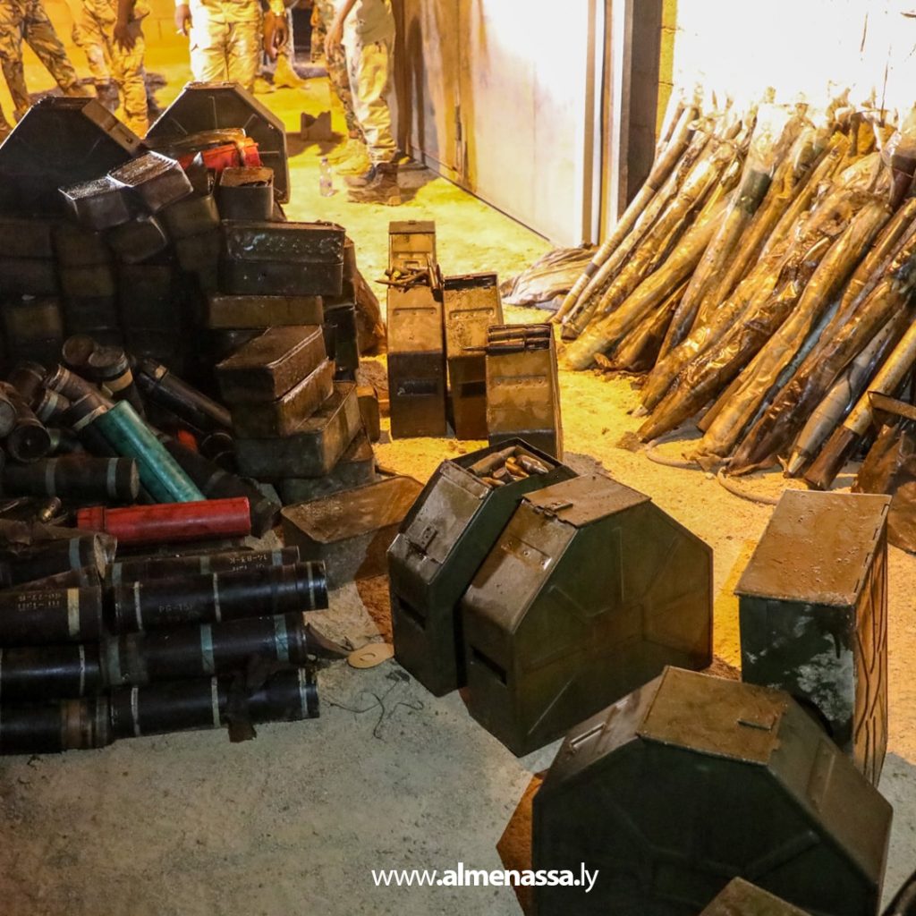 Extra1 92 القوات البرية تنفذ حملة مداهمات ناجحة بضبط أسلحة وذخائر في وادي الشاطئ