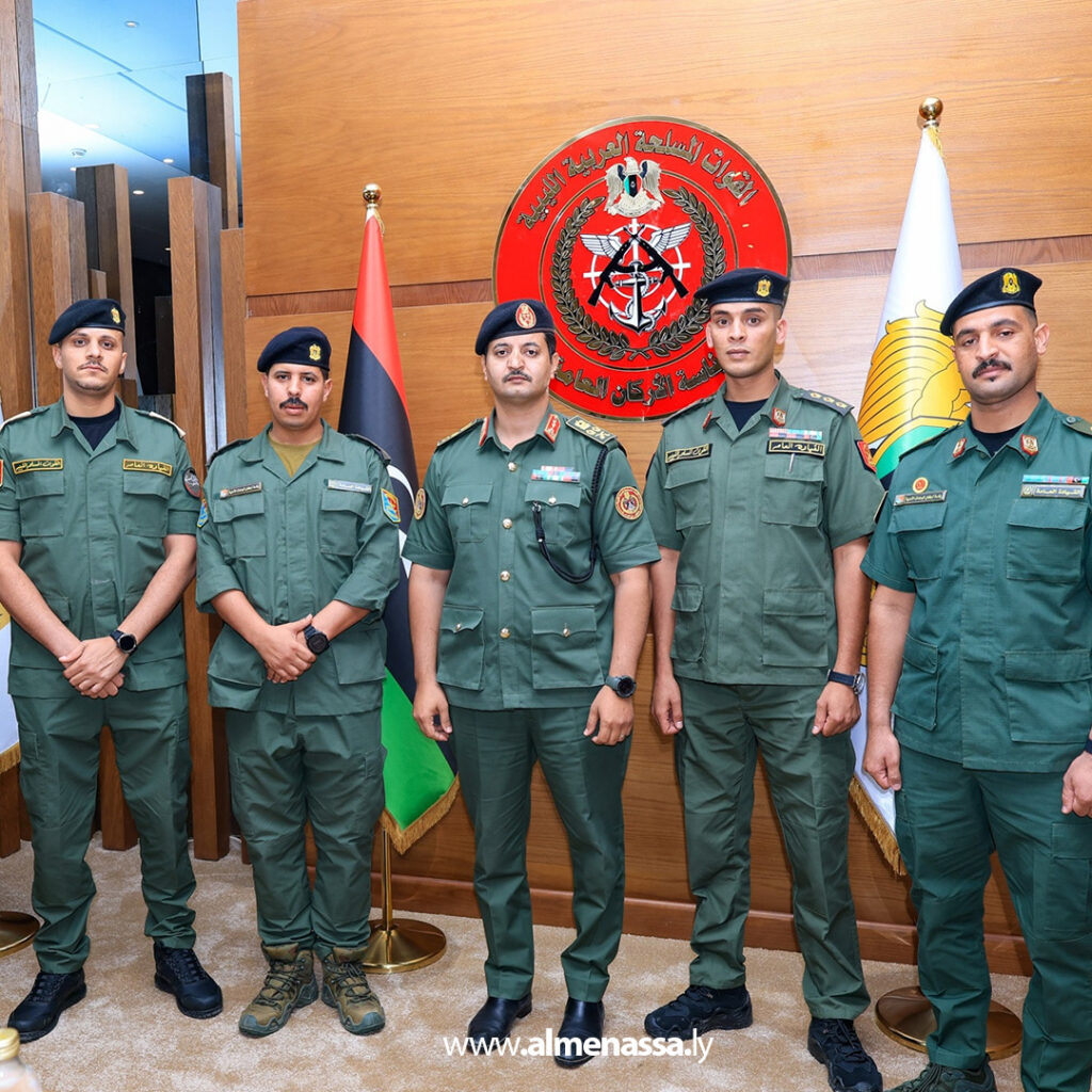 Extra11 103 رئيس الأركان العامة يكرم أعضاء مكتب الشكاوى بعد استرجاع أكثر من 700 عقار