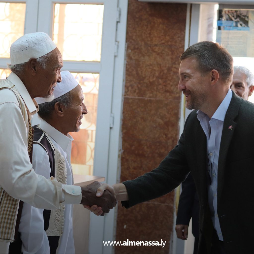 Extra11 53 نائب السفير البريطاني يزور بلدية غدامس ويطلع على المدينة القديمة