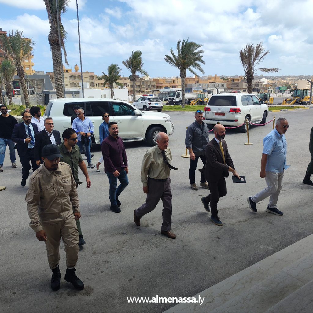 Extra111 1 عميد بلدية طبرق يستقبل نائب السفير الإيطالي ويبحث تعزيز التعاون المشترك