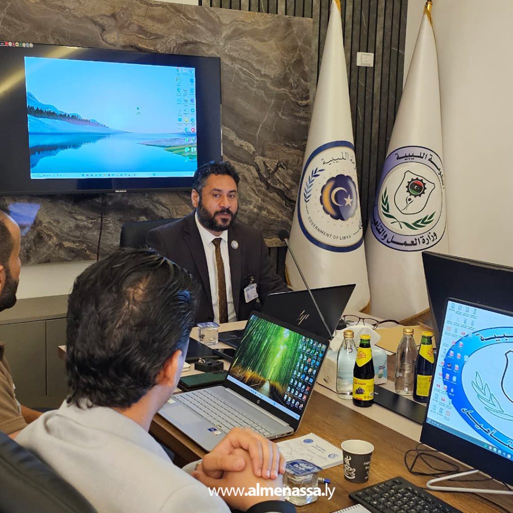 Extra111 14 تواصل فعاليات ورشة العمل لموظفي وزارة العمل والتأهيل بسرت تحت شعار "نحو التحول الرقمي"