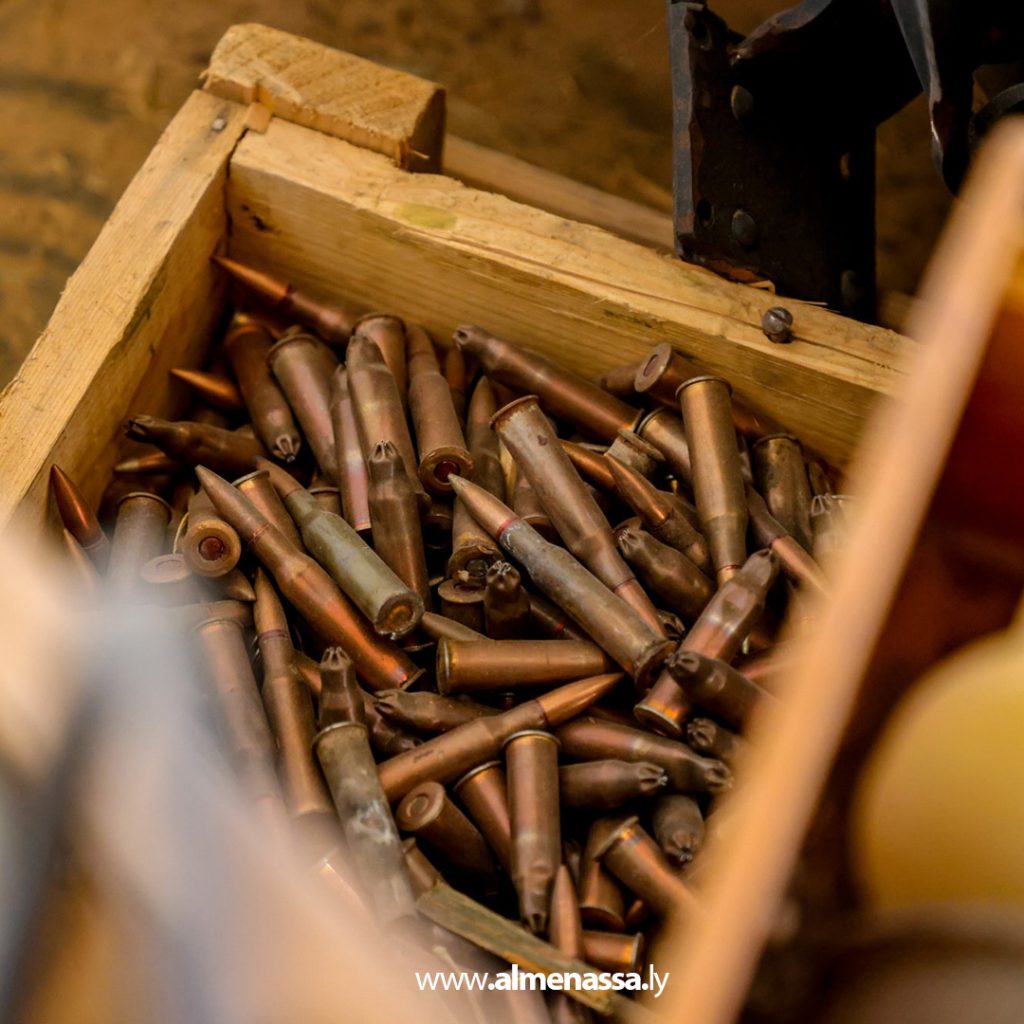 Extra111 34 القوات البرية تنفذ حملة مداهمات ناجحة بضبط أسلحة وذخائر في وادي الشاطئ