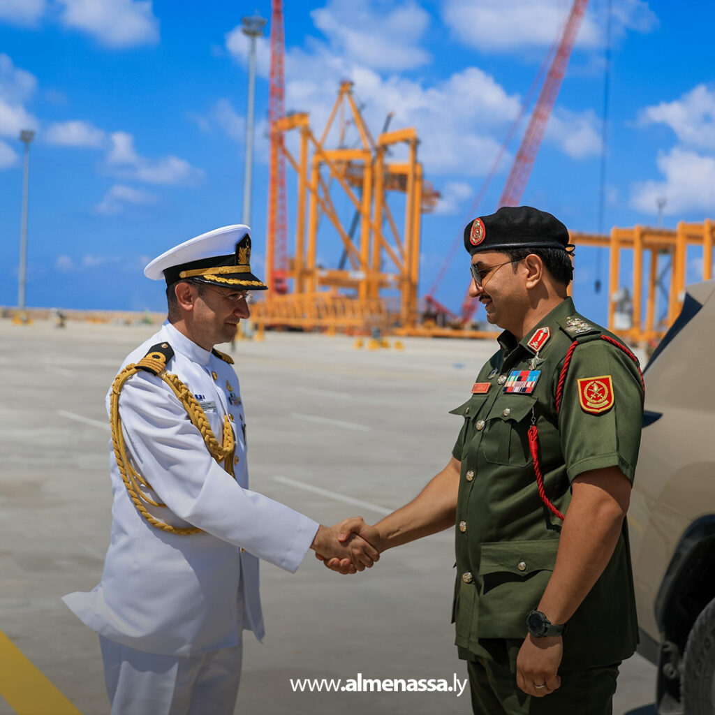 Extra111 53 نائب القائد العام للقوات المسلحة يبحث التعاون البحري مع الوفد التركي في بنغازي
