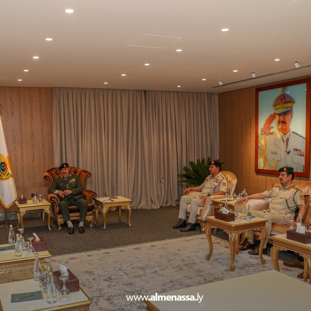 Extra111 58 القائد العام يبحث مع المبعوث الفرنسي التطورات السياسية والعلاقات الثنائية