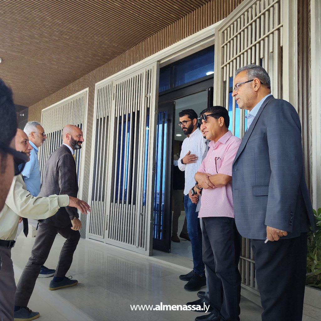 Extra1111 1 عميد بلدية طبرق يستقبل نائب السفير الإيطالي ويبحث تعزيز التعاون المشترك